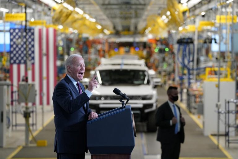 Biden plan to build 500,000 electric vehicle charging network