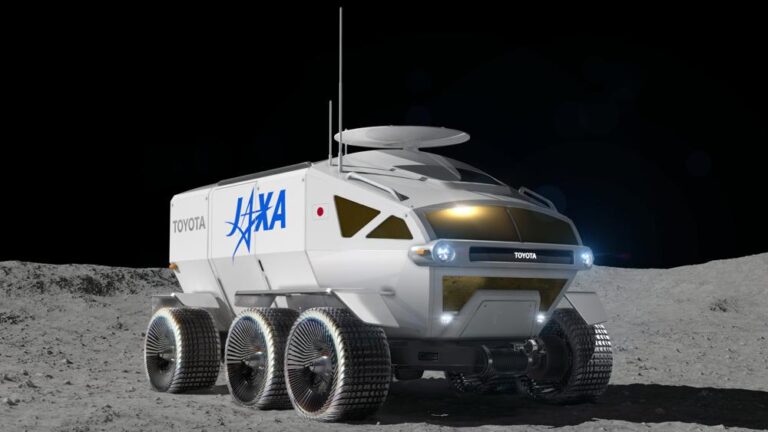 Japanese fascination with the moon has been growing; cruiser, robotic arms