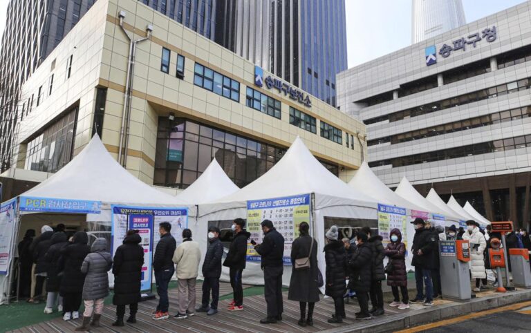 South Korean COVID deaths rise, hope rests on high booster rate
