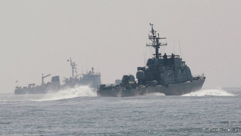 S. Korea seizes N. Korean ‘fishing’ boat, fires warning shot at patrol boat