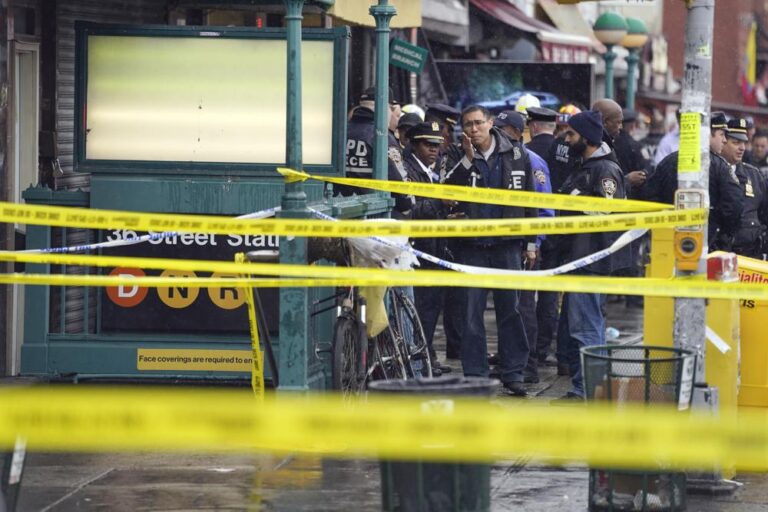 At least five people shot at New York subway station