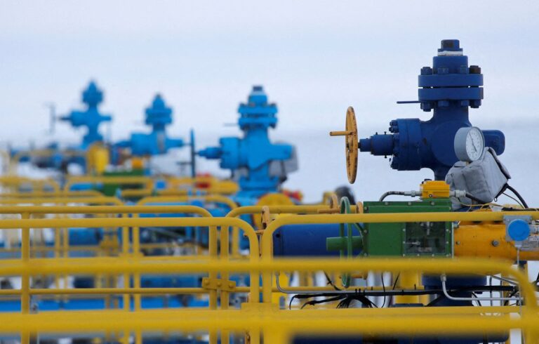 Russia allowed gas to keep flowing to Europ despite Putin deadline