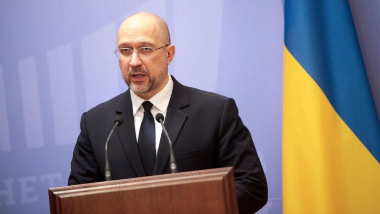 Ukrainian Prime Minister “Mariupol besieged but not fallen”