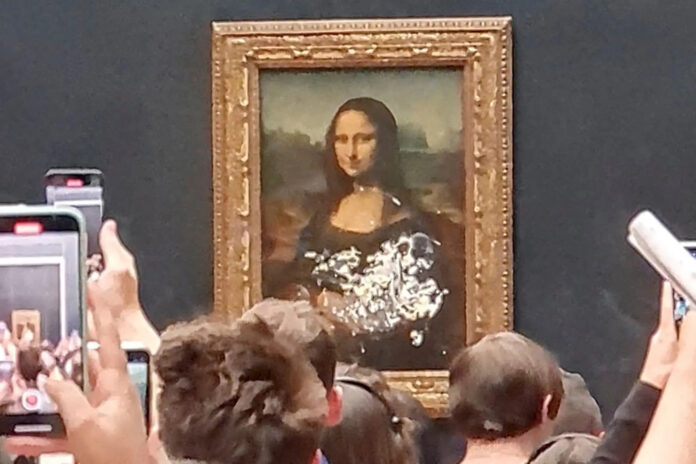 FRANCE-MONALISA_-copy