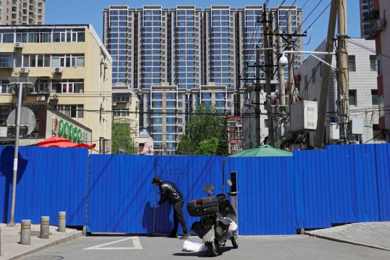 Shanghai aims to ring-fence its COVID over next week as Beijing hunkers down