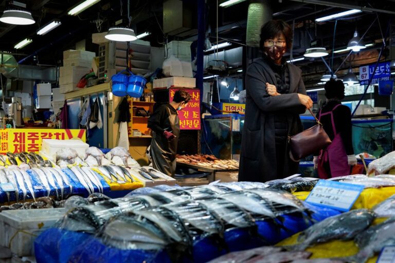 South Korea June inflation hits 24-yr high, fans expectations of big rate hike